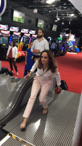 Jolie lancer d'Aurélie lors d'une partie de bowling