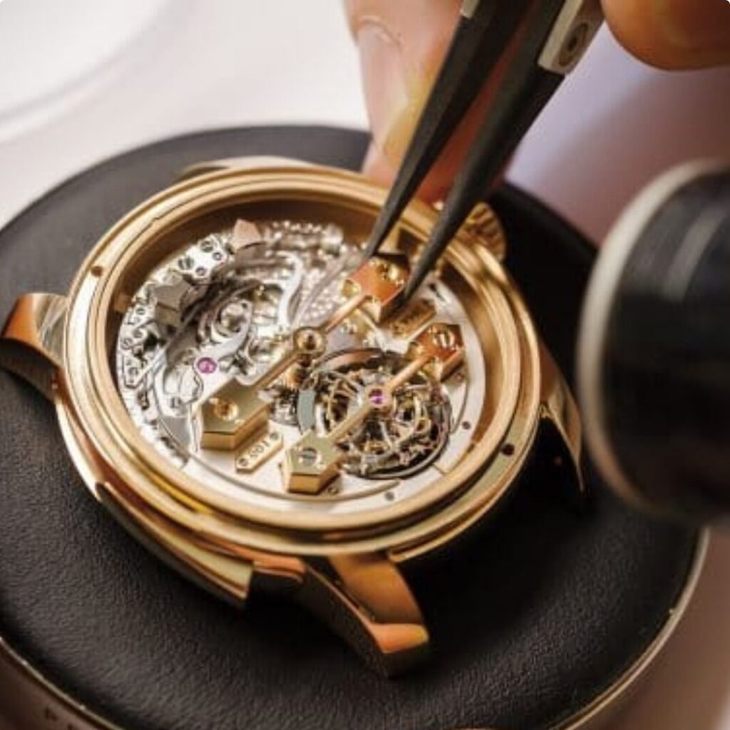 Mecanisme horlogerie d'une montre de luxe client Numendo